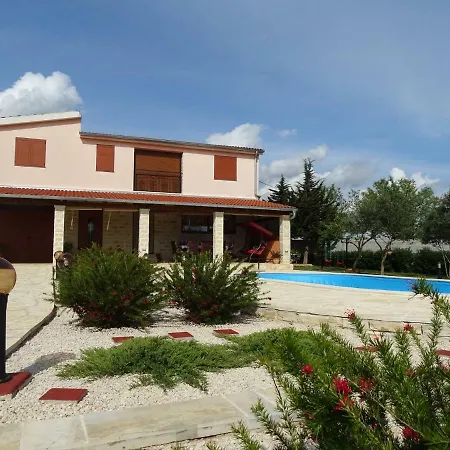 Ivana Rossa With Pool וילה *