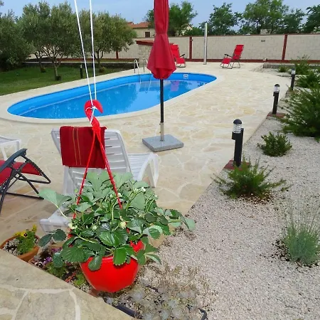 Ivana Rossa With Pool וילה *