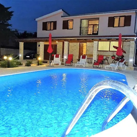 Ivana Rossa With Pool * Benkovac